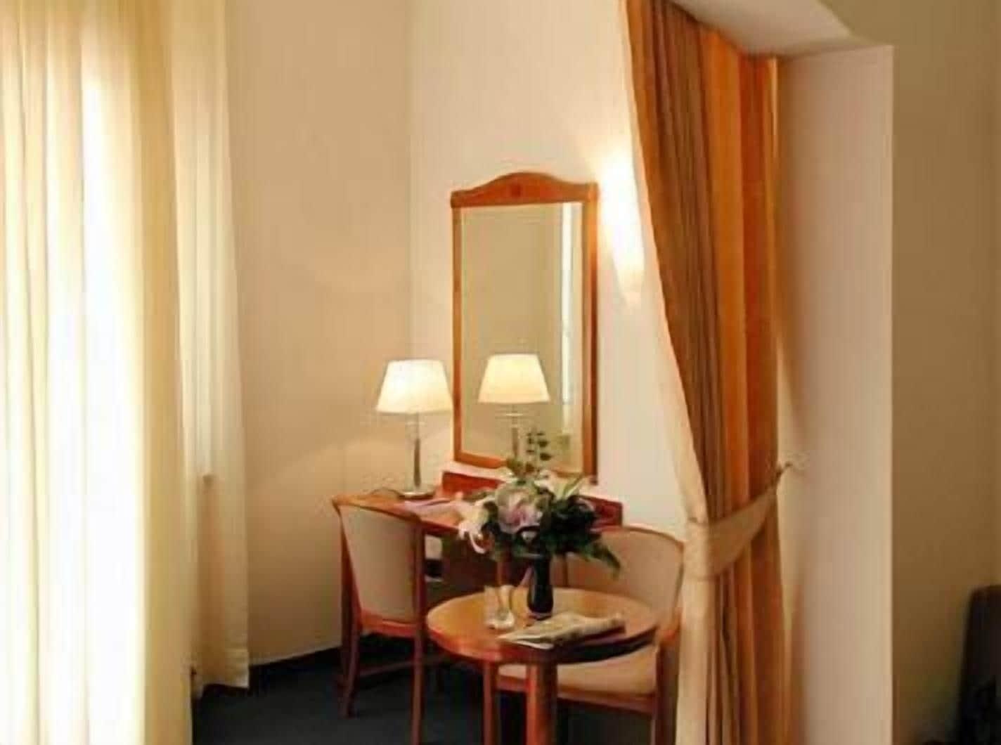 טוצפי Hotel Villa Marija מראה חיצוני תמונה