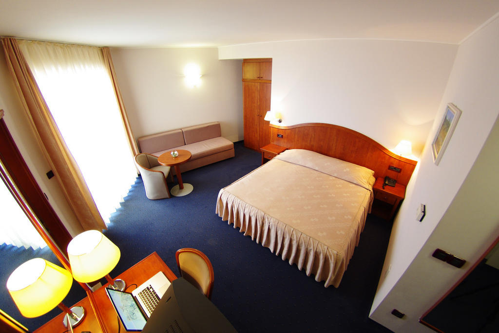 טוצפי Hotel Villa Marija חדר תמונה